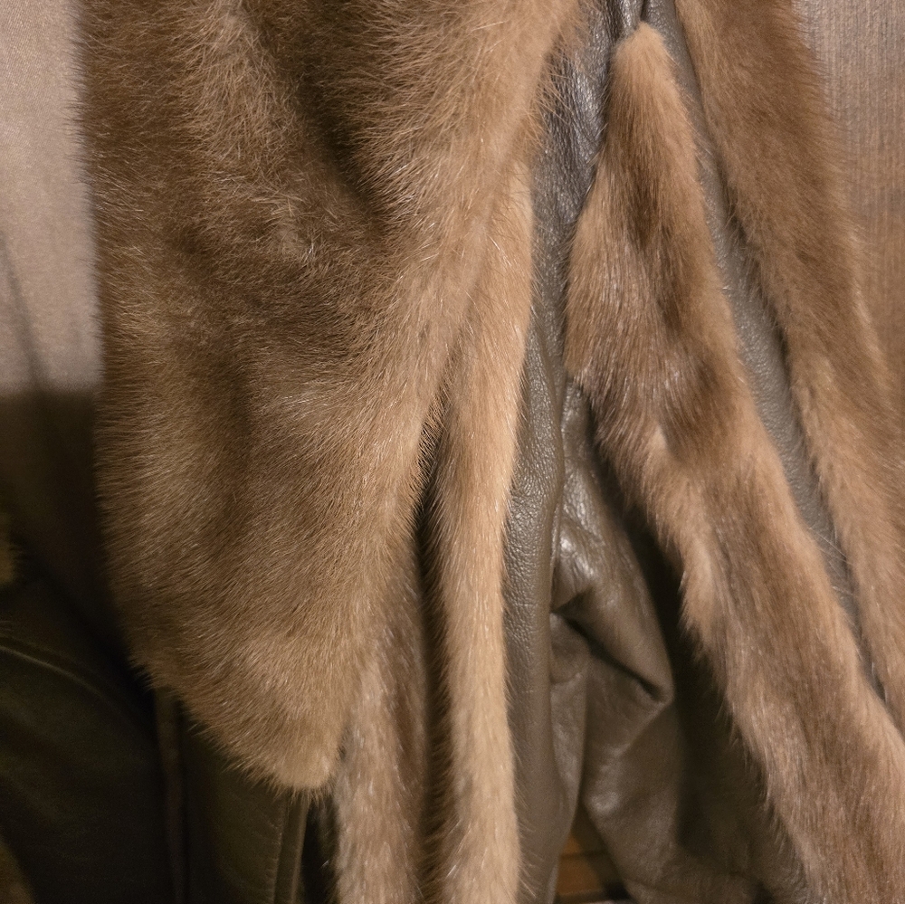 Brown mink real Fur Coat for Women - Picture 5 of 16